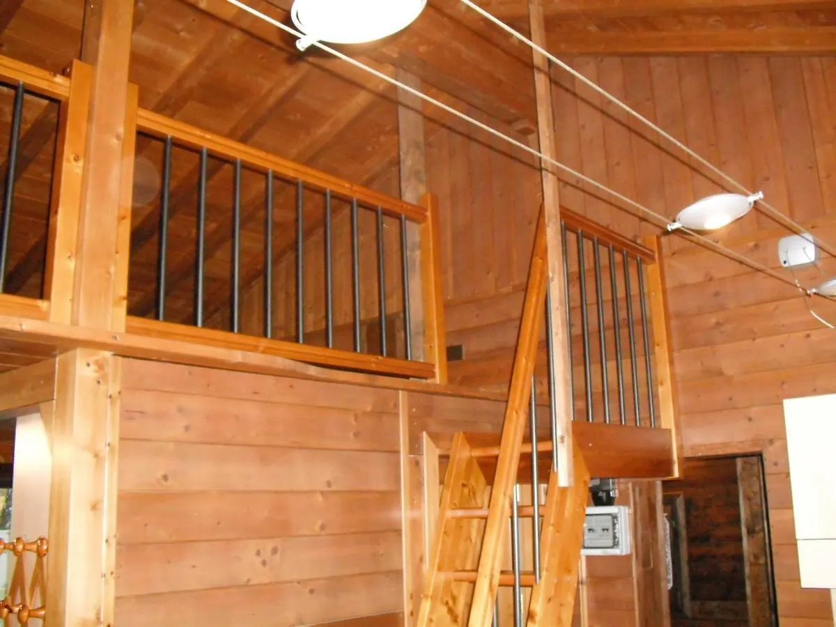 Comfortable Chalet In Giarola With Mountain View Busana Italie