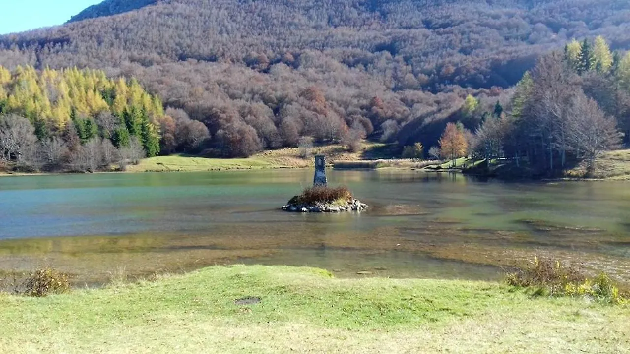 Comfortable Chalet In Giarola With Mountain View Busana