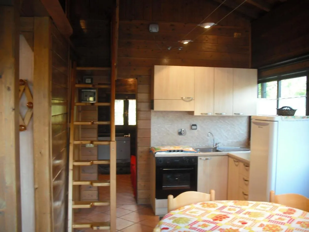 Comfortable Chalet In Giarola With Mountain View Busana