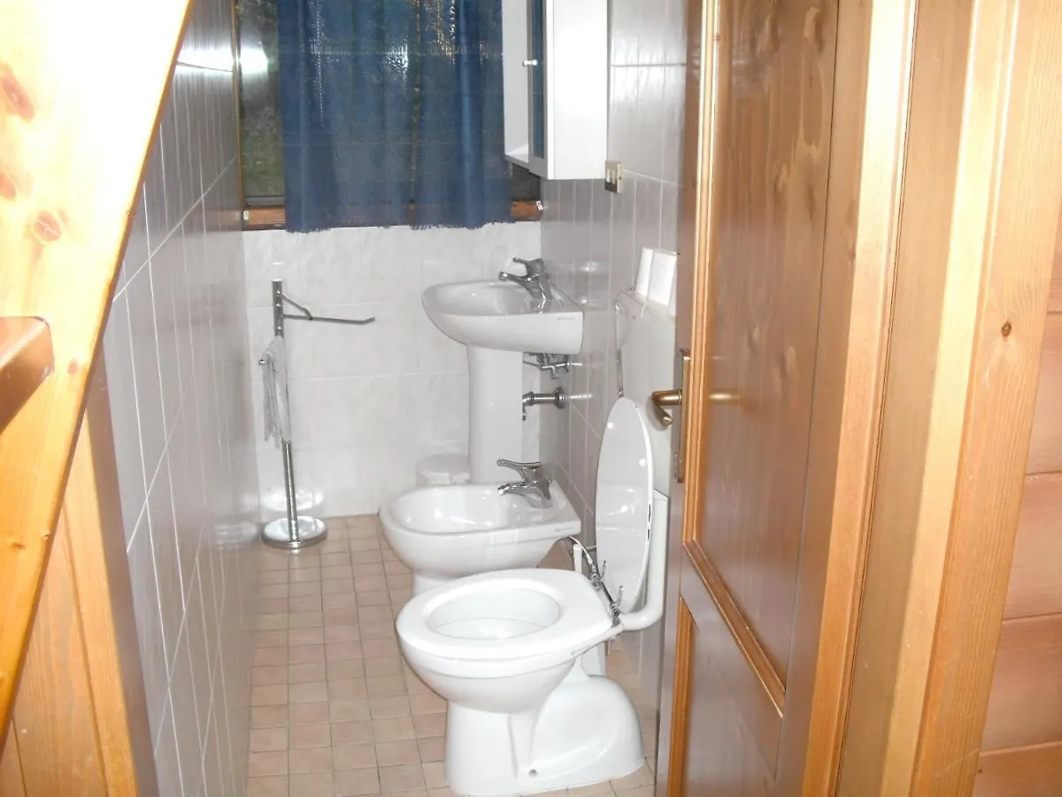 Comfortable Chalet In Giarola With Mountain View Busana Italy