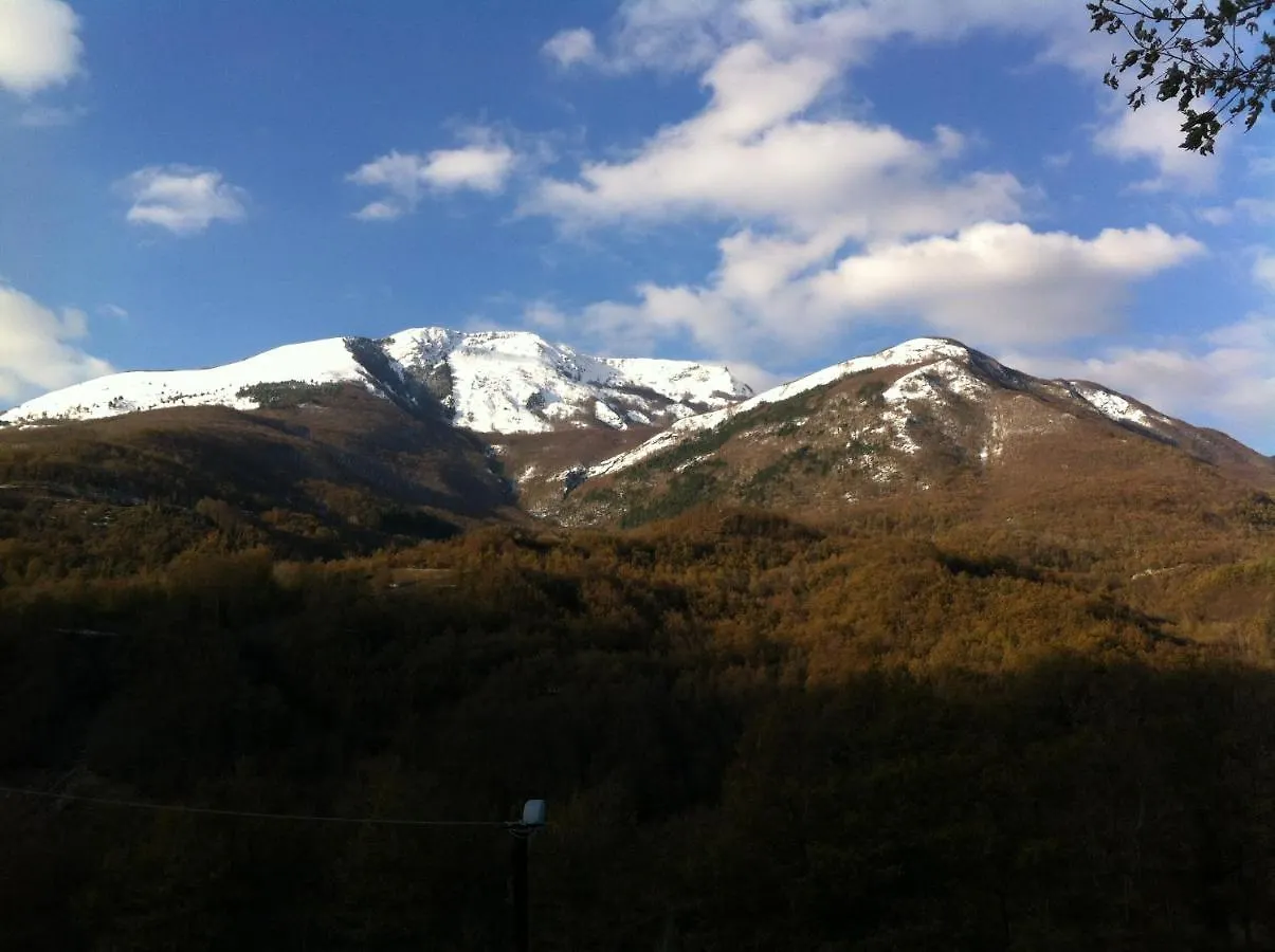 Comfortable Chalet In Giarola With Mountain View Busana Italy