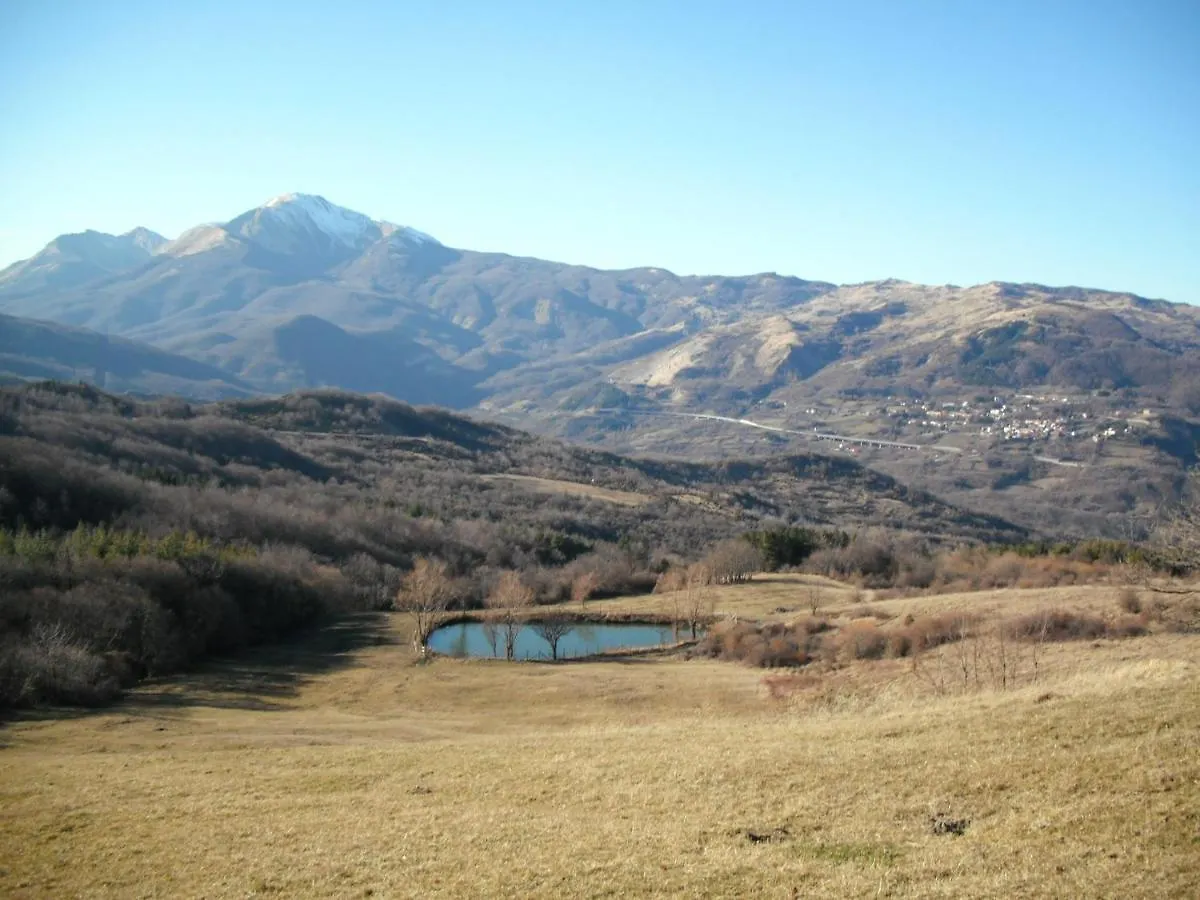 Comfortable Chalet In Giarola With Mountain View Busana