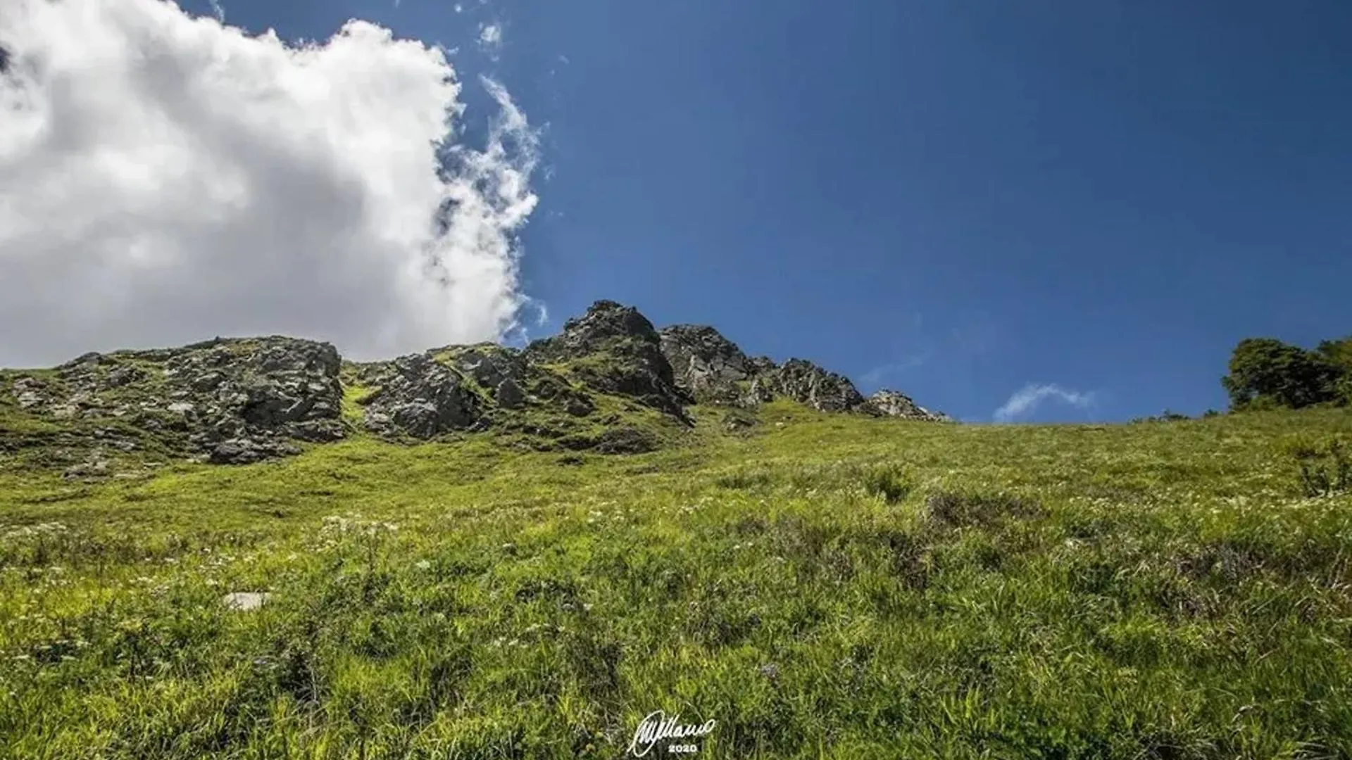 Comfortable Chalet In Giarola With Mountain View Busana Italy